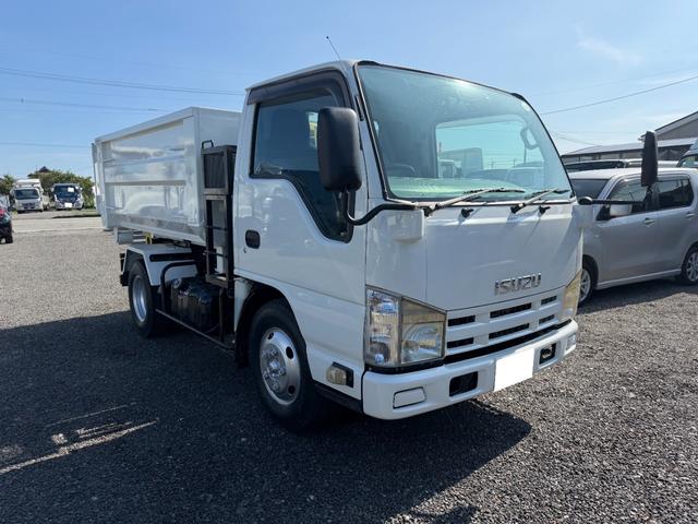 2011 Isuzu Elf – thumbnail 3