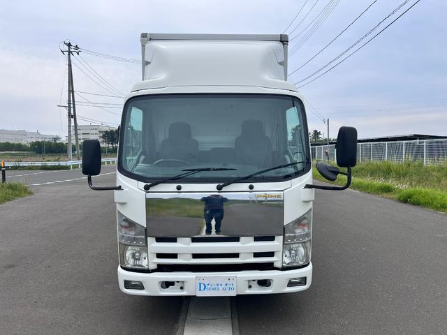 2010 Isuzu Elf – thumbnail 2