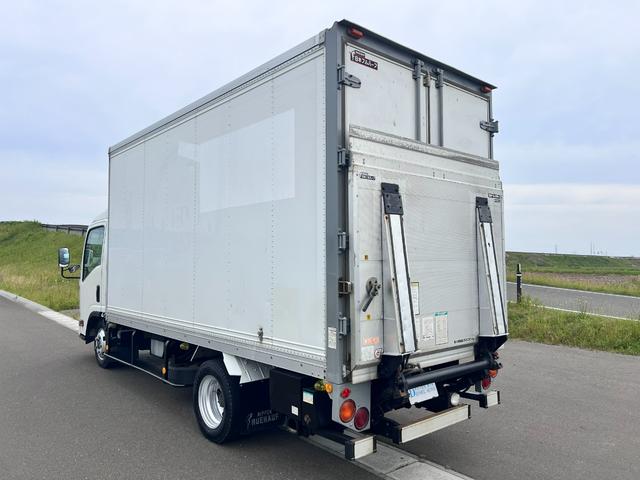 2010 Isuzu Elf – thumbnail 4