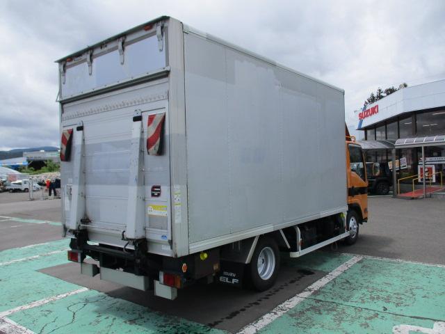 2007 Isuzu Elf – thumbnail 3
