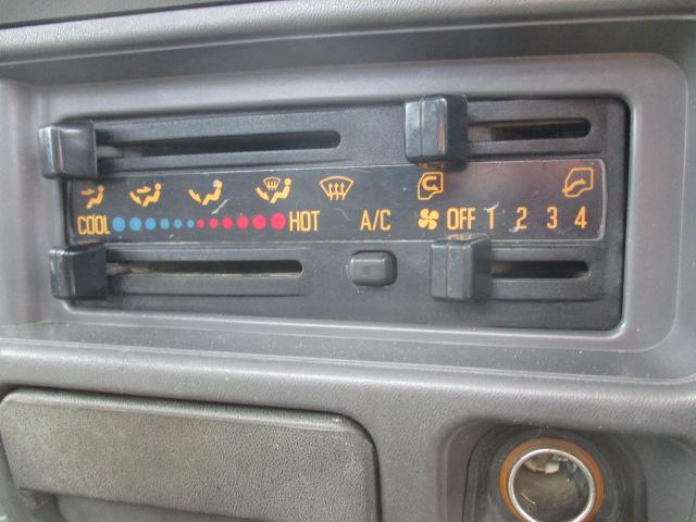 2004 Isuzu Elf – thumbnail 3