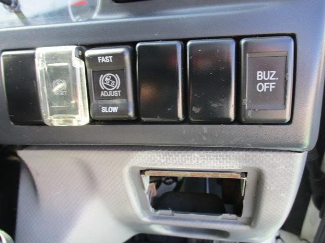 2010 Isuzu Elf – thumbnail 4