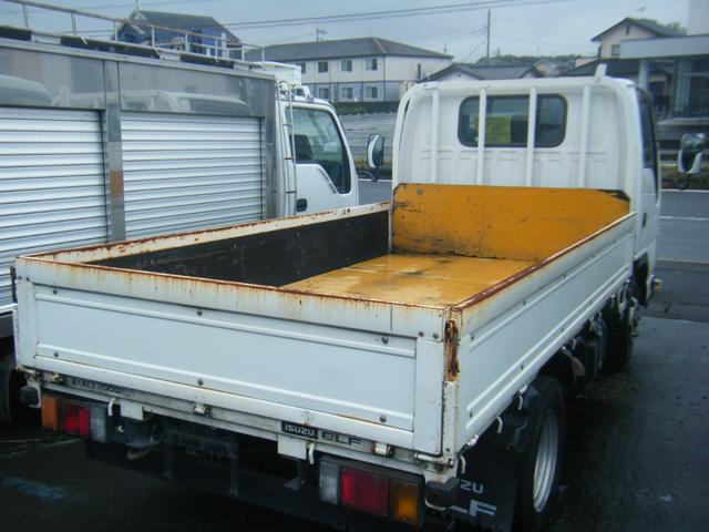 2010 Isuzu Elf – thumbnail 3