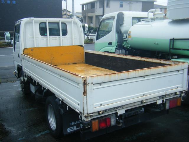 2010 Isuzu Elf – thumbnail 4