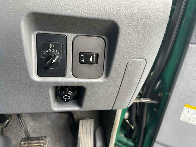 2004 Mitsubishi Fuso Canter – thumbnail 4