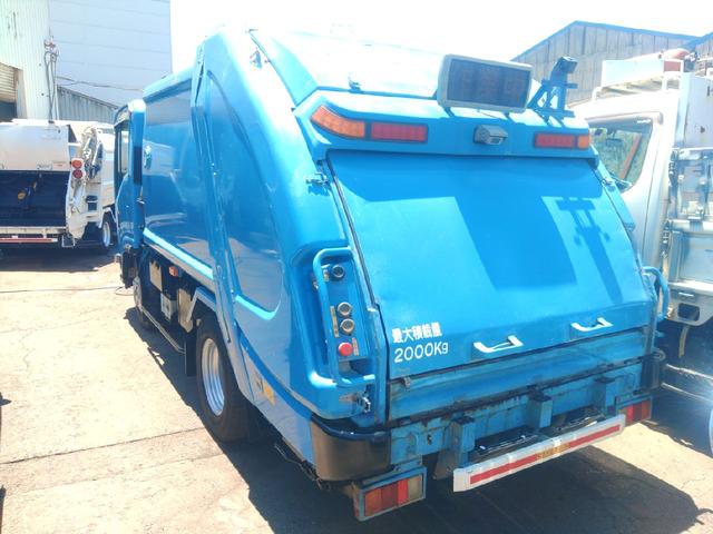2011 Isuzu Elf – thumbnail 3
