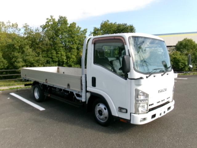 2011 Isuzu Elf – thumbnail 3