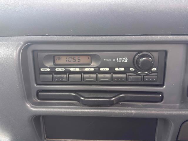 2004 Isuzu Elf – thumbnail 4
