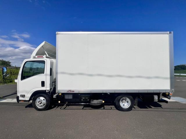 2007 Isuzu Elf – thumbnail 3