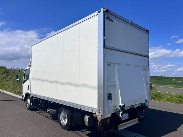 2007 Isuzu Elf – thumbnail 4