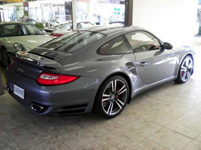 2010 Porsche 911 – thumbnail 2
