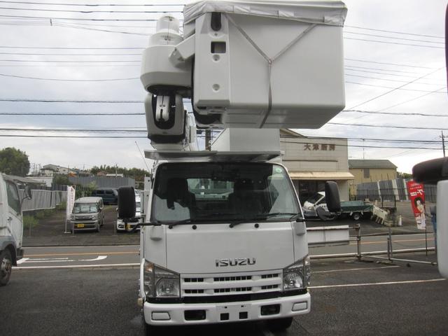 2010 Isuzu Elf – thumbnail 4