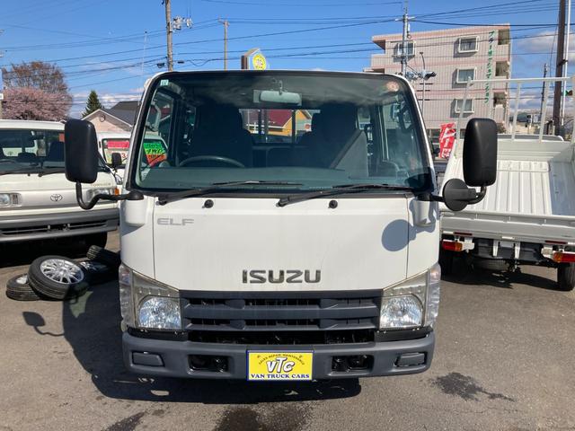 2011 Isuzu Elf – thumbnail 2