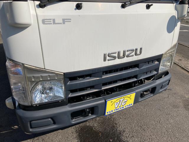 2011 Isuzu Elf – thumbnail 4