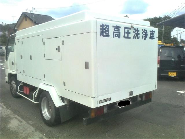 2008 Isuzu Elf – thumbnail 3