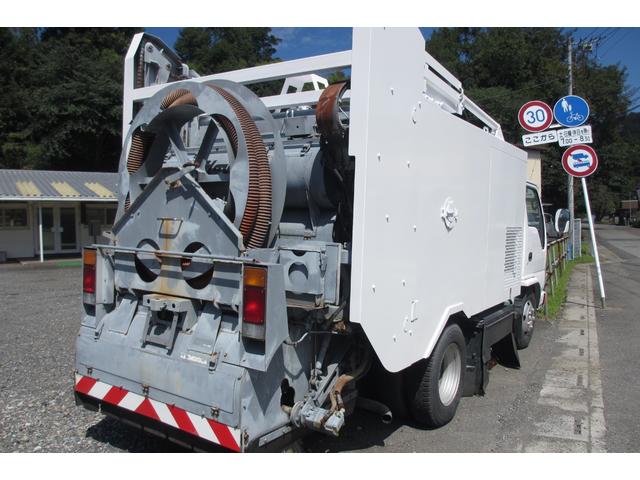 2004 Isuzu Elf – thumbnail 3