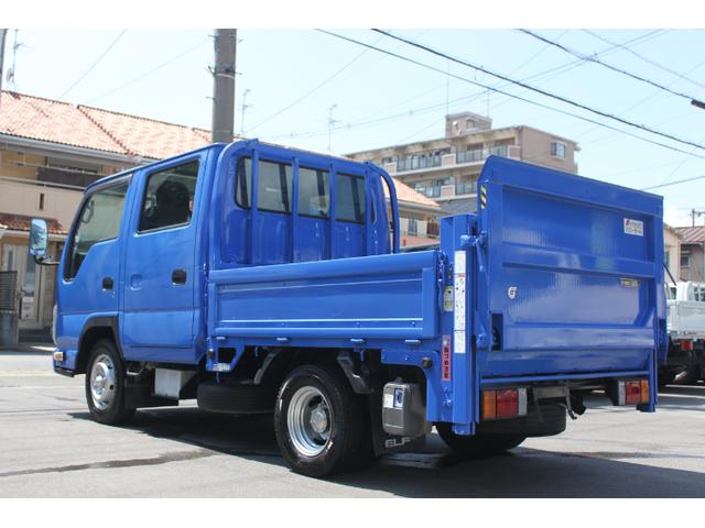 2011 Isuzu Elf – thumbnail 4