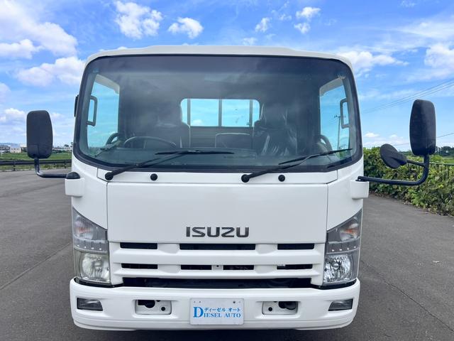 2010 Isuzu Elf – thumbnail 2