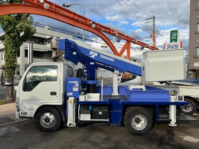 2011 Isuzu Elf – thumbnail 4
