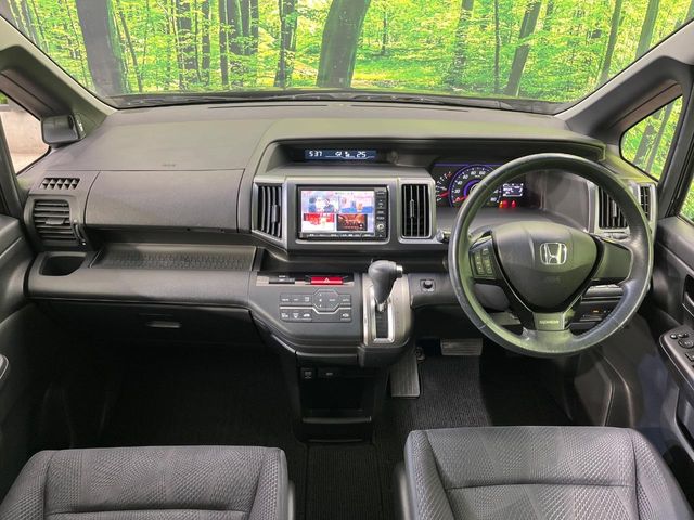 2009 Honda Stepwgn – thumbnail 2