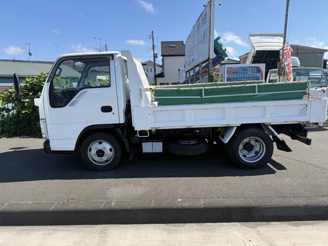 2010 Isuzu Elf – thumbnail 4