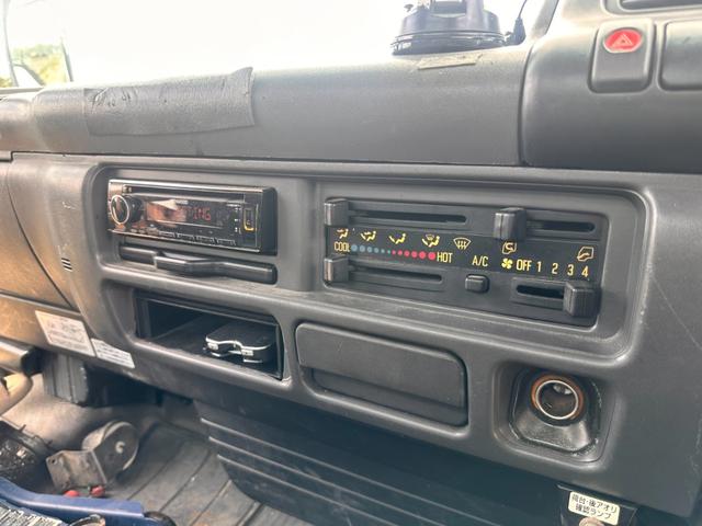 2002 Isuzu Elf – thumbnail 4