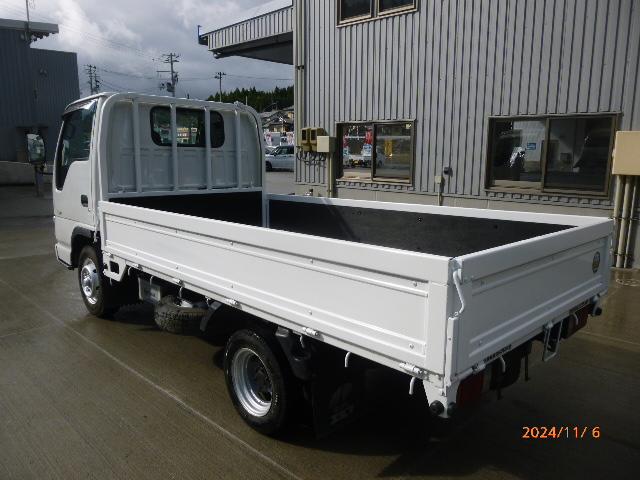 2004 Isuzu Elf – thumbnail 3