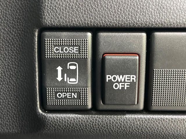 2010 Mazda Premacy – thumbnail 4