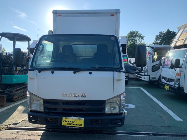 2011 Isuzu Elf – thumbnail 2