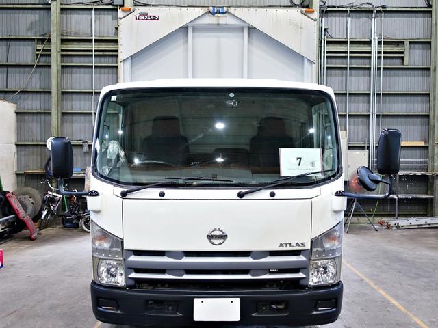 2008 Isuzu Elf – thumbnail 4