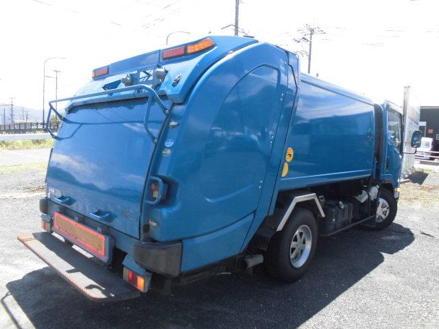 2011 Isuzu Elf – thumbnail 4