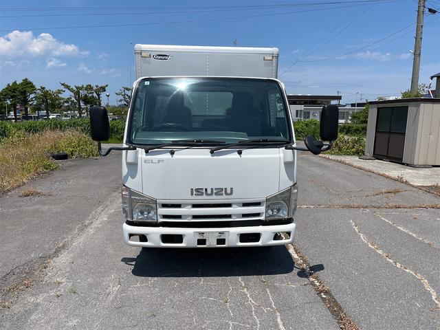 2009 Isuzu Elf – thumbnail 2