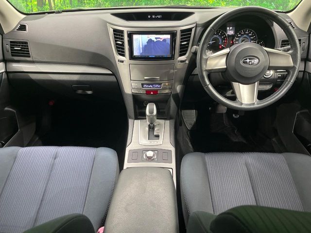 2010 Subaru Legacy Touring Wagon – thumbnail 2