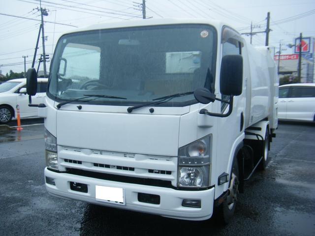 2011 Isuzu Elf