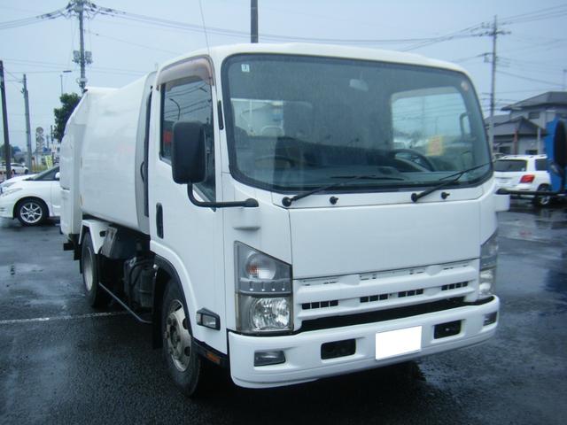 2011 Isuzu Elf – thumbnail 2