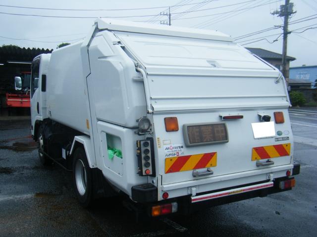 2011 Isuzu Elf – thumbnail 4
