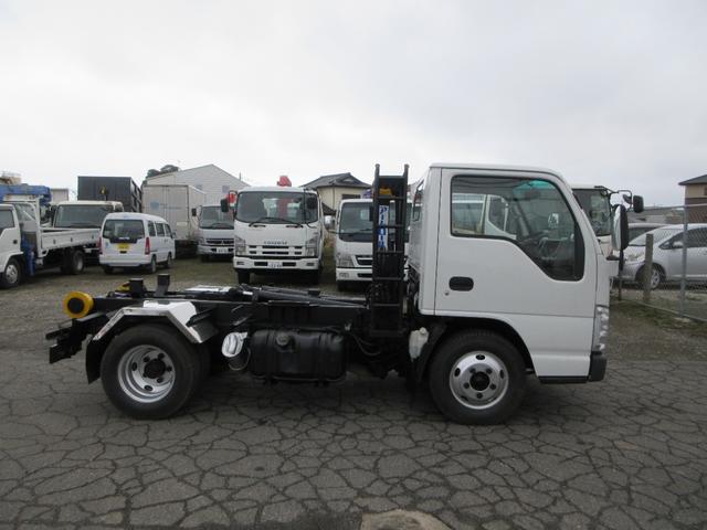 2007 Isuzu Elf – thumbnail 2