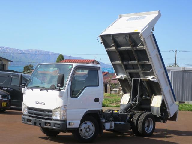 2011 Isuzu Elf