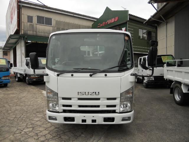 2011 Isuzu Elf – thumbnail 3