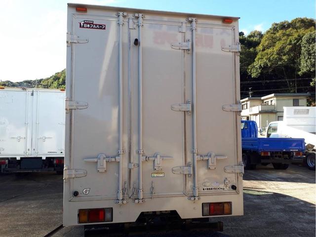 2007 Isuzu Elf – thumbnail 3