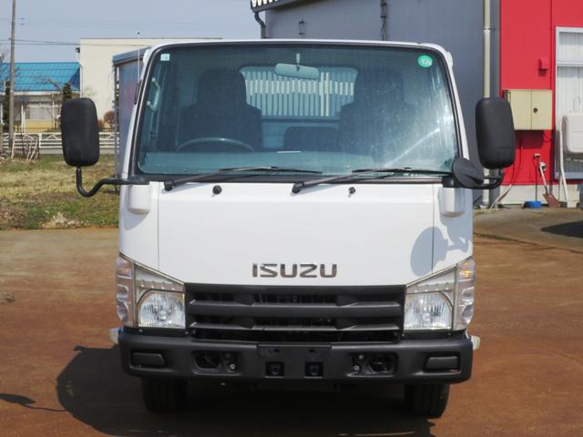 2011 Isuzu Elf – thumbnail 2