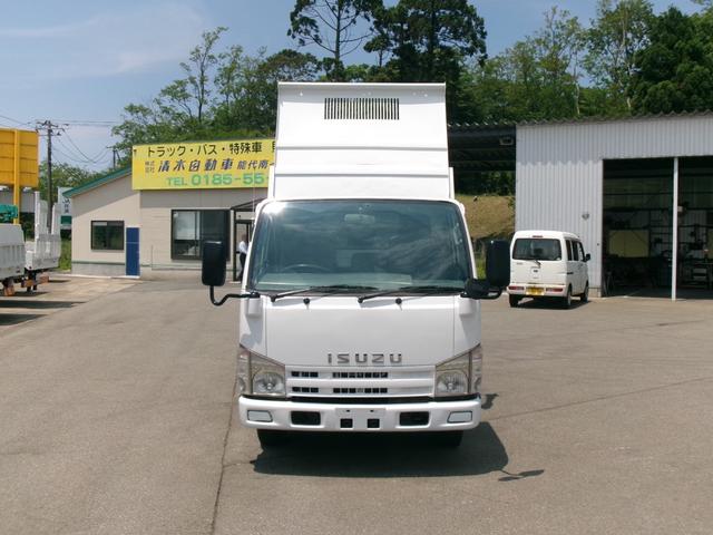 2010 Isuzu Elf – thumbnail 2