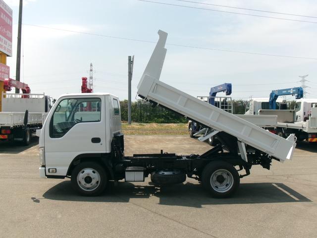 2010 Isuzu Elf – thumbnail 4