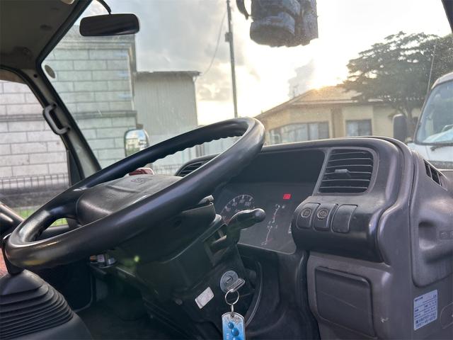 2004 Isuzu Elf – thumbnail 2