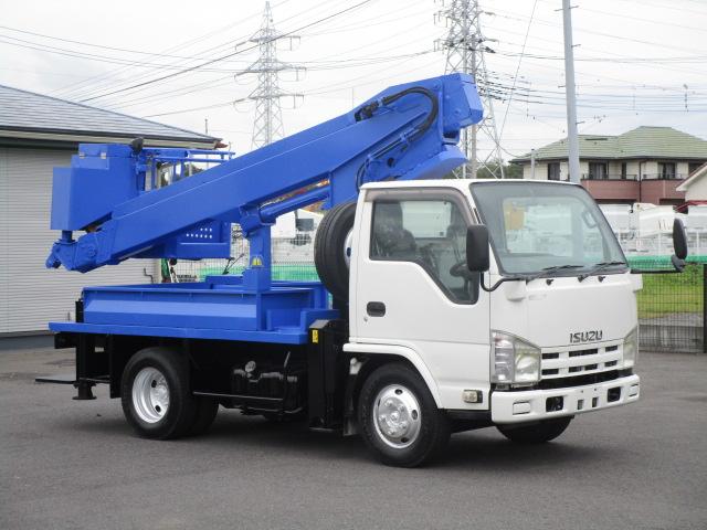 2010 Isuzu Elf – thumbnail 2