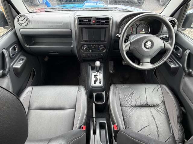 2011 Suzuki Jimny – thumbnail 2