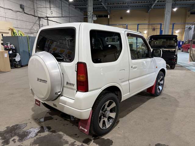 2011 Suzuki Jimny – thumbnail 3