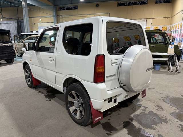 2011 Suzuki Jimny – thumbnail 4