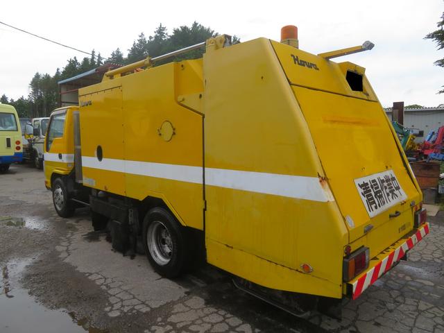 2008 Isuzu Elf – thumbnail 4