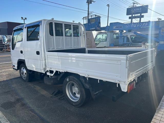 2011 Isuzu Elf – thumbnail 4